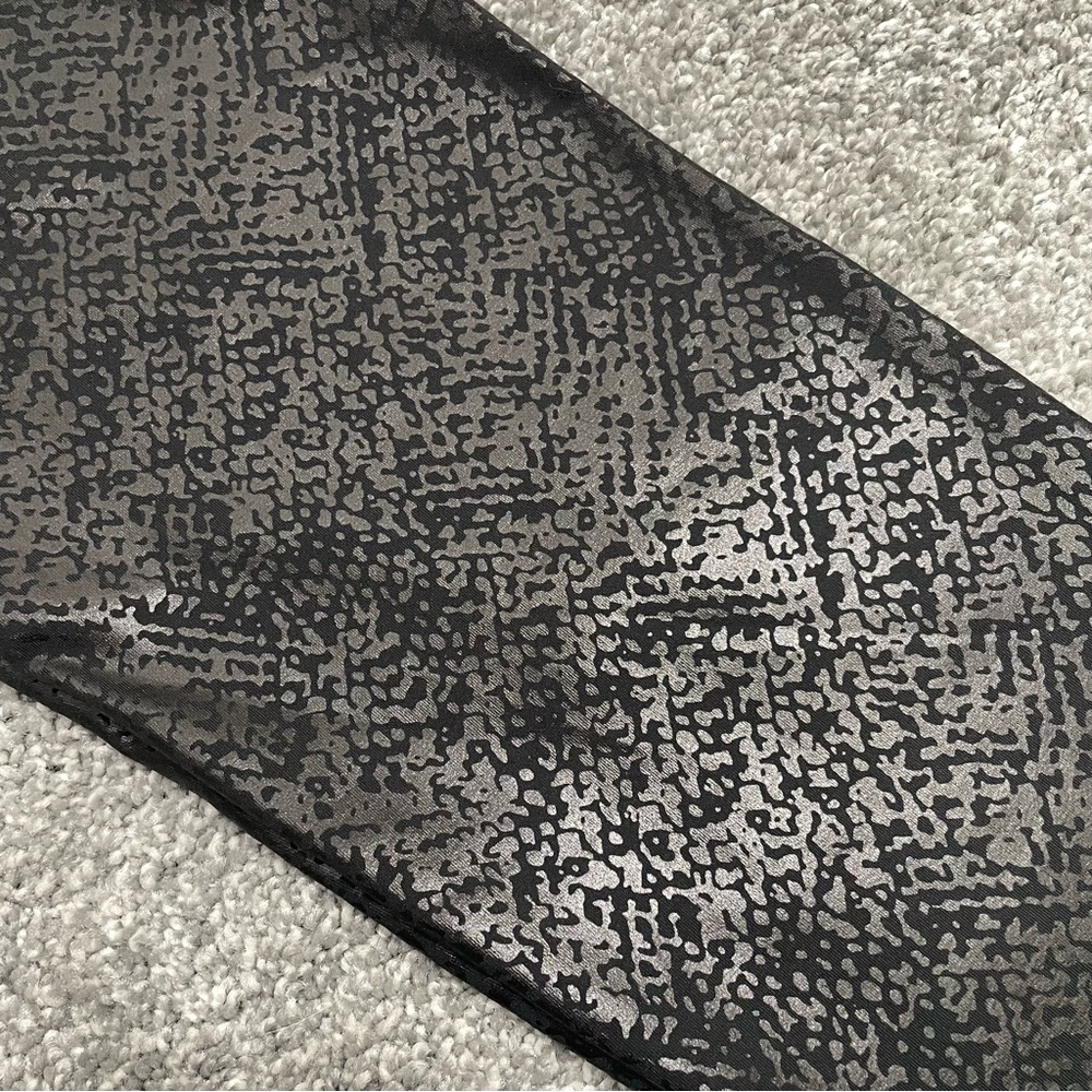 Offline Aerie The Hugger High Waisted Crackle Legging - Picture 6 of 10